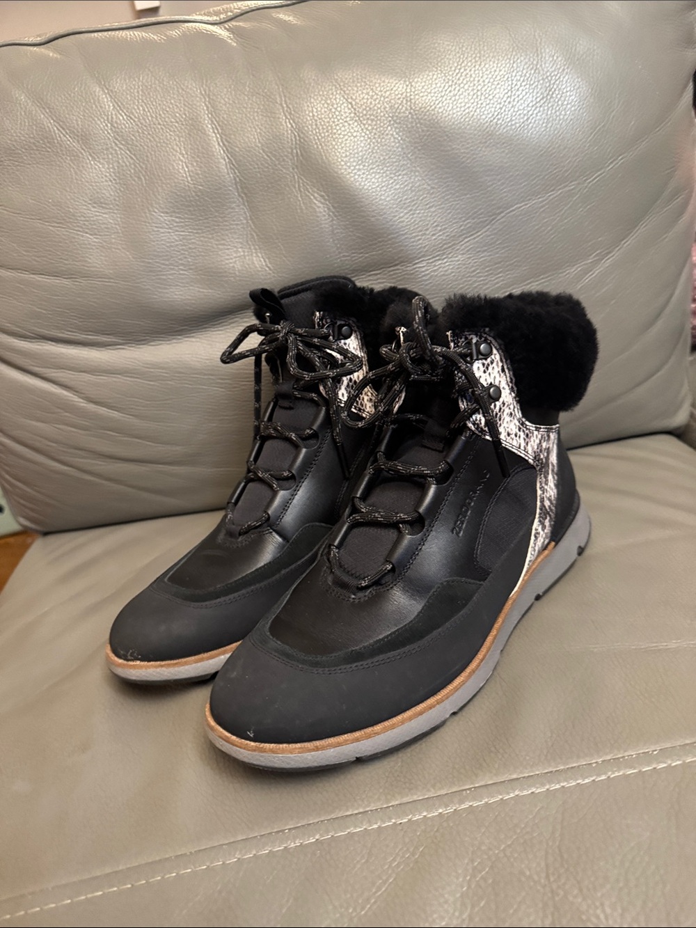 Cole Haan ZeroGrand Black Faux-Fur Trim Lace-Up Winter Boots size 10.5B